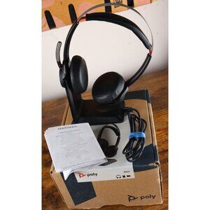Poly Plantronics Voyager Focus UC B825 Bluetooth Headset w/ Charging Stand
